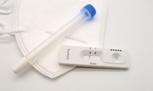 L'employeur doit-il rembourser les tests virologiques ?
