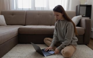 Le salarié en télétravail peut liberement fixer son lieu de résidence